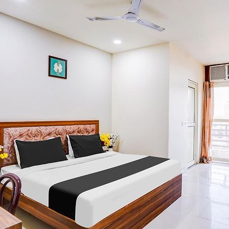 Super Collection O Sector 104 Noida Hotell Exteriör bild